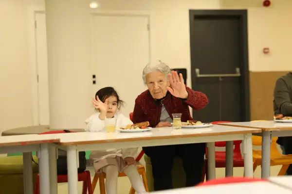 Alanya'da farklı kuşaklar bir araya geldi