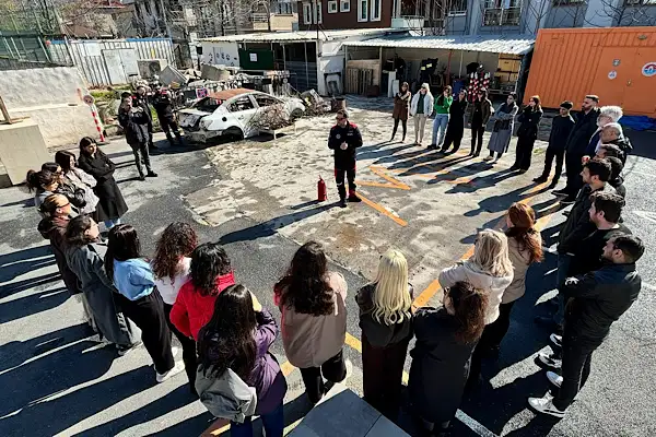 Maltepe'de yangın müdahale eğitimi verildi