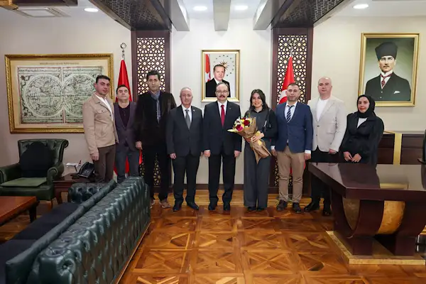 Vali Kızılkaya, Yeşilay Siirt Şube Başkanı Amcalar’ı kabul etti