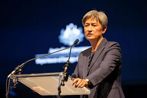 Avustralya Dışişleri Bakanı Wong’dan İran’a kınama mesajı