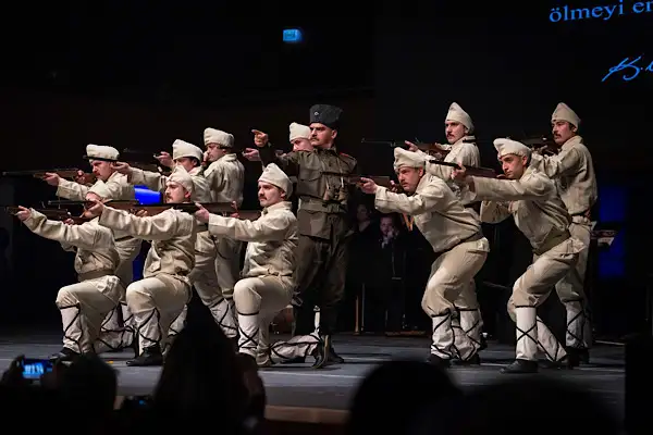 İzmir’de “Uyan Memet” dans ve müzikal anlatısı sahnelendi