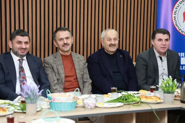 Vali Aktaş, Erzurum Oltu Dernekler Federasyonu’nun sahur programına katıldı