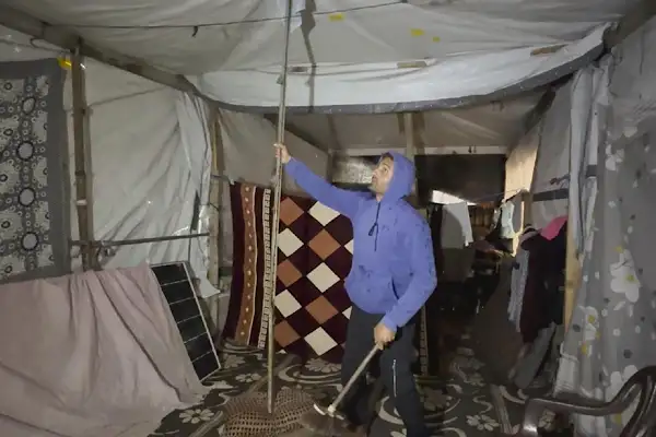 Gazze’de çadır kampları sular altında kaldı