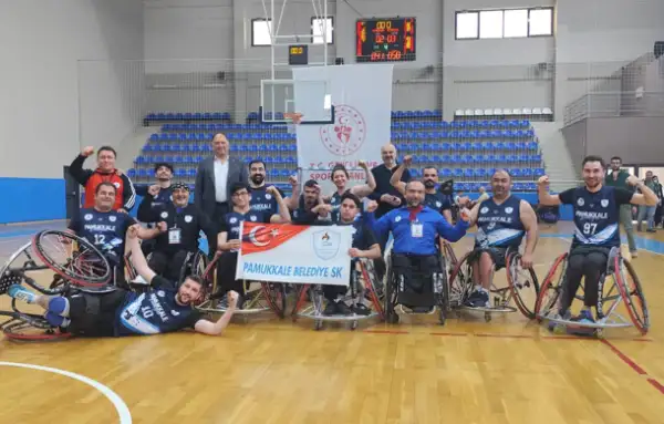 Pamukkale Belediyespor Tekerlekli Sandalye Basketbol Takımı ligin lideri