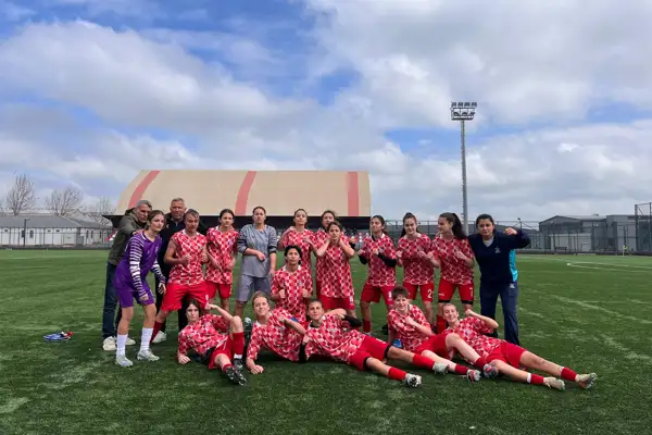 Konak Belediyespor U-17 Kızlar Takımı, çeyrek finale yükseldi