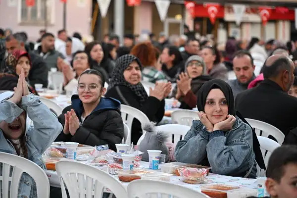 Sarıgöl'de iftar programı gerçekleştirildi