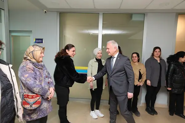 Karamürsel'de Başkan Çalık personelle bayramlaştı