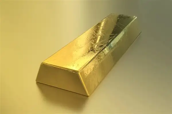 Altın faiz baskısı altında