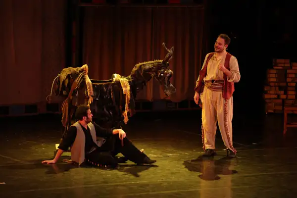 Eşeğin Gölgesi adlı oyun Bakırköy'de sahnelendi