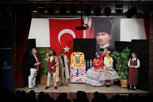 “Müzisyenler Çetesi” Aydın ilçelerinde çocuklarla buluşuyor