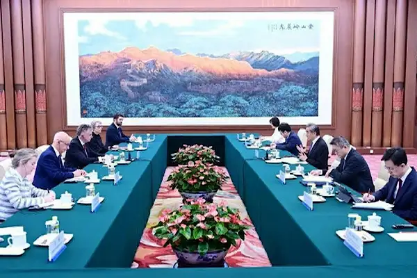 Wang, Starmer’in Ulusal Güvenlik Danışmanı Powell ile bir araya geldi