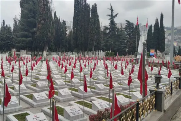 Trabzon’da mezarlıklar bayram öncesi bakıma alındı