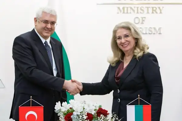 Georgieva: İki ülke arasındaki turist akışında artış var