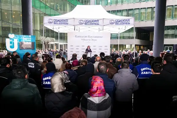 Dedetaş, Üsküdar Belediyesi çalışanlarıyla bayramlaştı