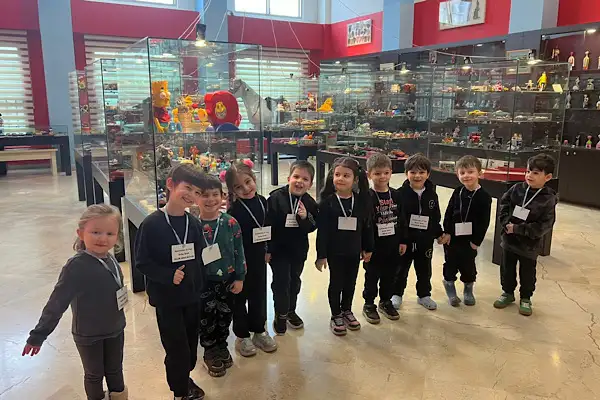 Maltepeli öğrenciler, dinozor ve oyuncak müzesini ziyaret etti