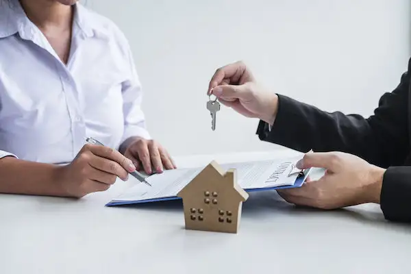 Özak Gayrimenkul'den yapı ruhsatı alımı