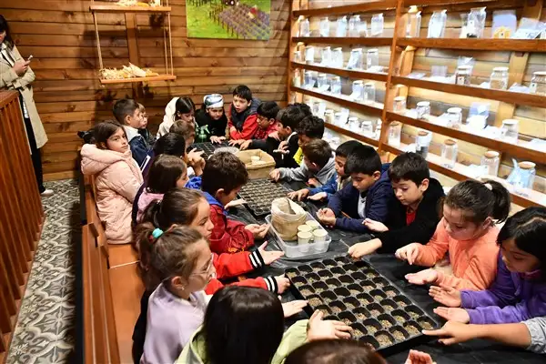 Mamak’ta öğrenciler doğayla öğreniyor