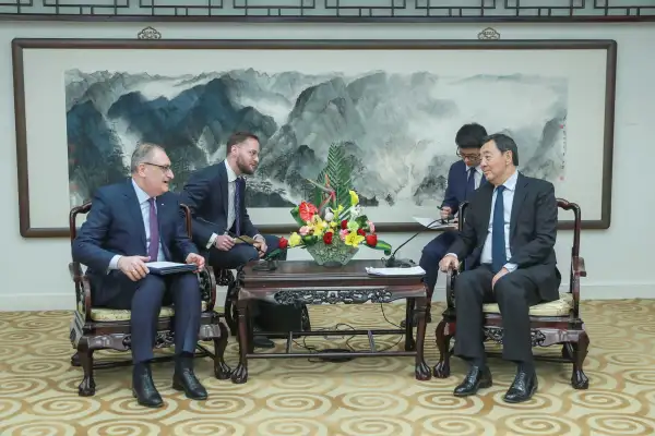 Çin’in Orta Doğu Özel Elçisi, Rusya’nın Beijing Büyükelçisi ile görüştü