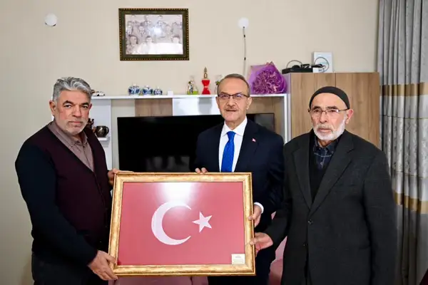 Vali Yavuz, şehit ailelerini ziyaret etti