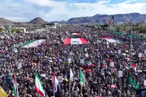 Yemen’de İran ve Lübnan’a destek gösterisi