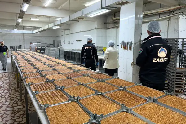 Kepez’de bayram öncesi tatlıcılara denetim gerçekleştirildi