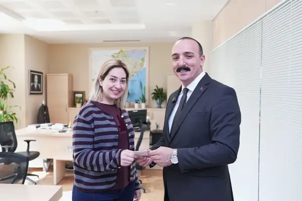 Başkan Kotan’dan kadın personele hediye