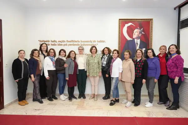 Ankara Üniversitesi Hukuk Fakültesi mezunu kadınlardan Ünlüce'ye ziyaret