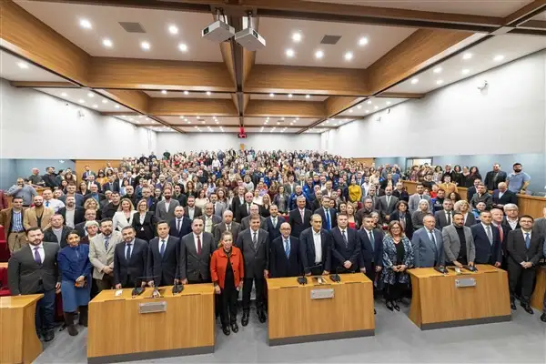 Başkan Tugay, belediye personeliyle bayramlaştı