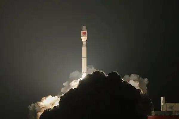 Çin, uydu internet teknolojisi için yeni uydu fırlattı