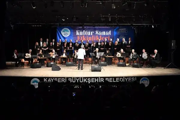 Büyükkılıç, Türk Sanat Müziği Kent Korosu Konseri’nde Kayserililerle buluştu