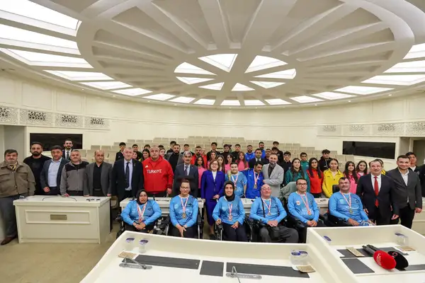 Gaziantep’te sporcularla toplantı yapıldı