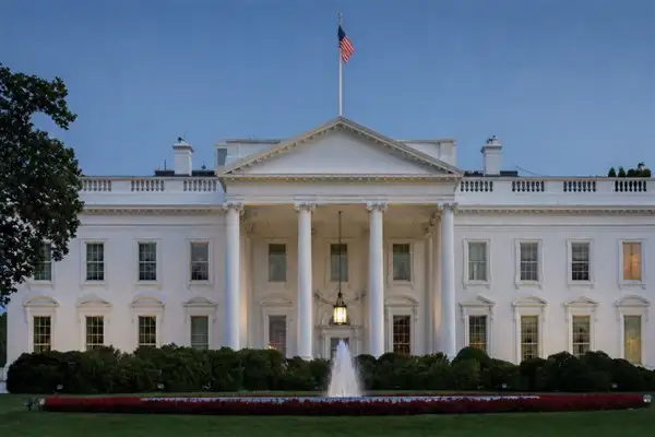 Beyaz Saray’daki etkinlikte silah sesleri