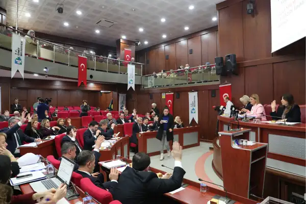 İzmit Belediyesi Meclisi’nde görev dağılımı belirlendi