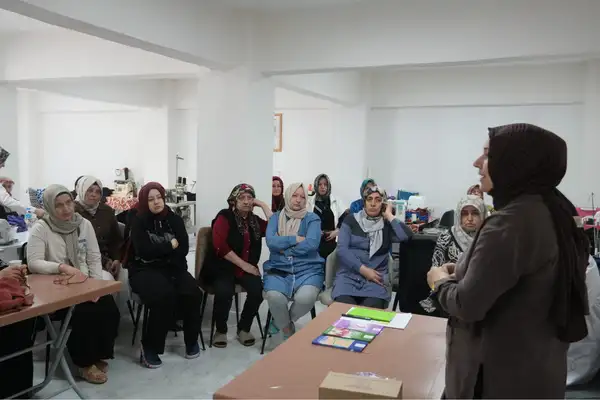 Kursiyerlere serviks ve meme kanseri farkındalık eğitimi verildi