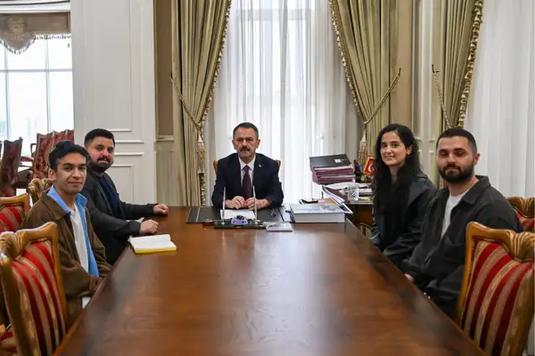 Genç Romanlar Sivil İnisiyatifi, Vali Aktaş’ı ziyaret etti