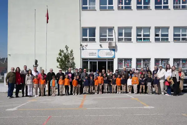 Düzce’de Alzheimer merkezi sakinleri öğrencilere ziyaret gerçekleşti