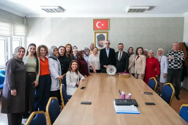 Beşikcioğlu'ndan Halk Eğitim Merkezi’ne ziyaret