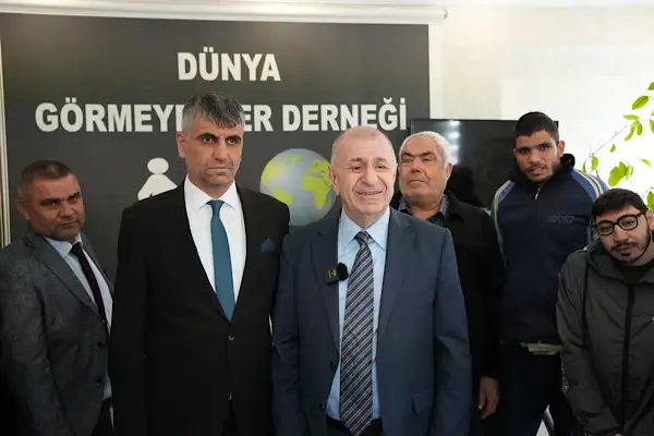 Özdağ, Dünya Görmeyenler Derneği’ni ziyaret etti
