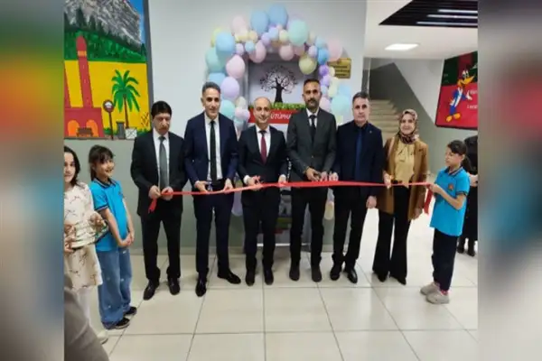 Diyarbakır’da köy okullarına kütüphane desteği sürüyor