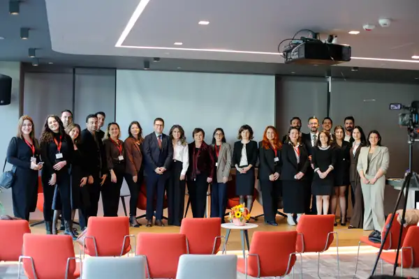 Kale Endüstri Holding ve KİAD iş birliğiyle “Dönüşen Dünyada Hukuk” paneli gerçekleşti