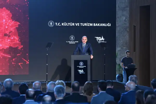 Bakan Ersoy: Turizm yılın ilk çeyreğinde artış gösterdi