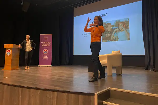 Maltepe’de okullarda artan şiddet konulu panel düzenlendi