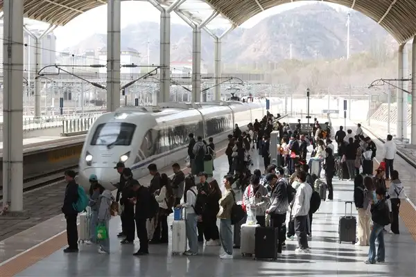 Çin’de 1 Mayıs tatilinde 158 milyon tren yolculuğu bekleniyor