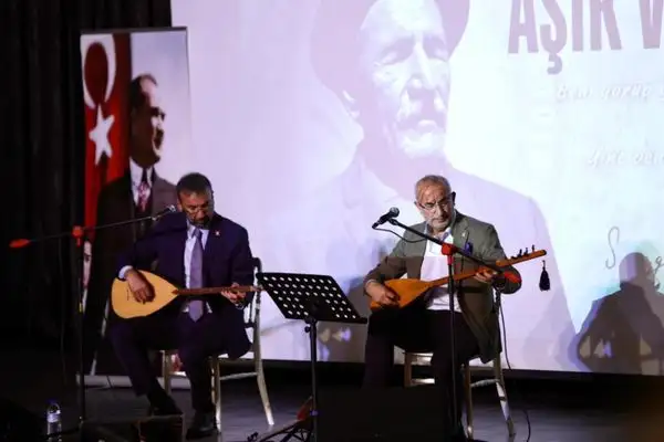 Gemlik’te Aşık Veysel anısına konser düzenlendi