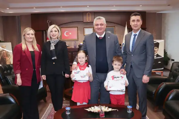 Gürel, öğrencileri makamında ağırladı