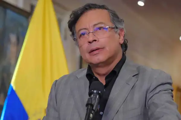 Petro ve Sanchez’ten demokrasi ve ekonomi gündemi