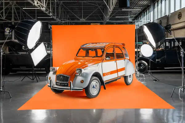 Citroen, ilk sınırlı üretim modeli 2CV Spot’un 50. yıl dönümünü kutluyor