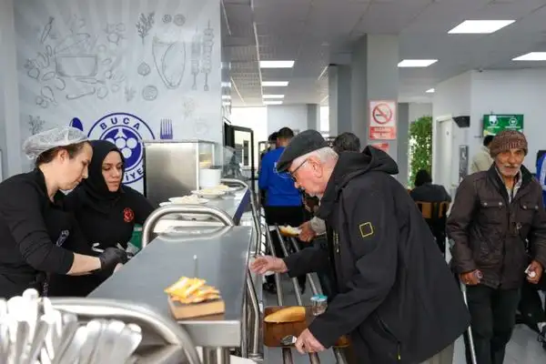 Buca’da Şehitler Haftası’nda dayanışma sofraları kuruldu