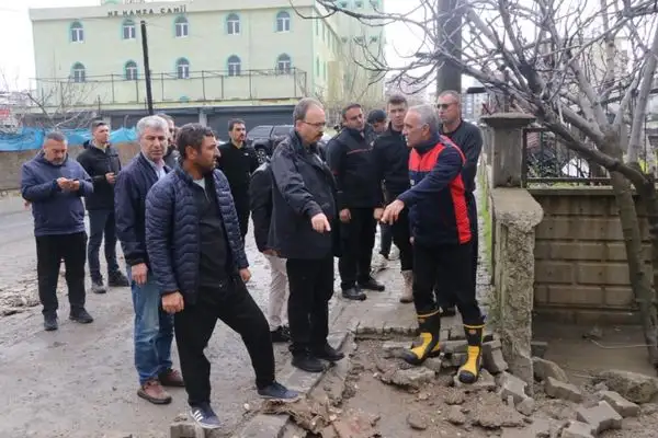 Siirt’te sağanak yağış sele neden oldu