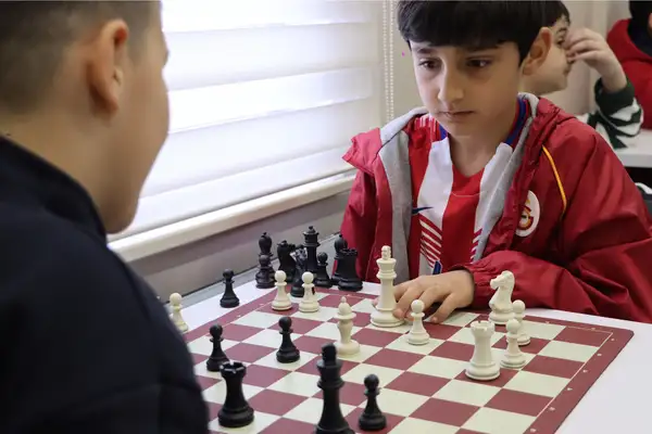 Maltepe’de çocuklara yönelik satranç kursu tamamlandı